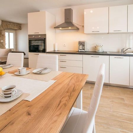 Apartments Tara Vrbnik Dış mekan fotoğraf