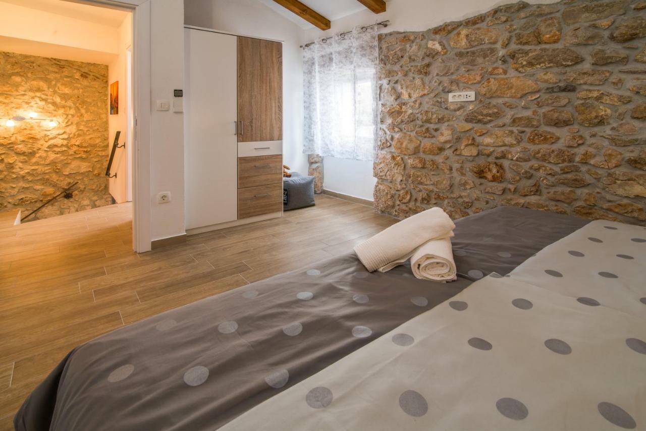 Apartments Tara Vrbnik Dış mekan fotoğraf