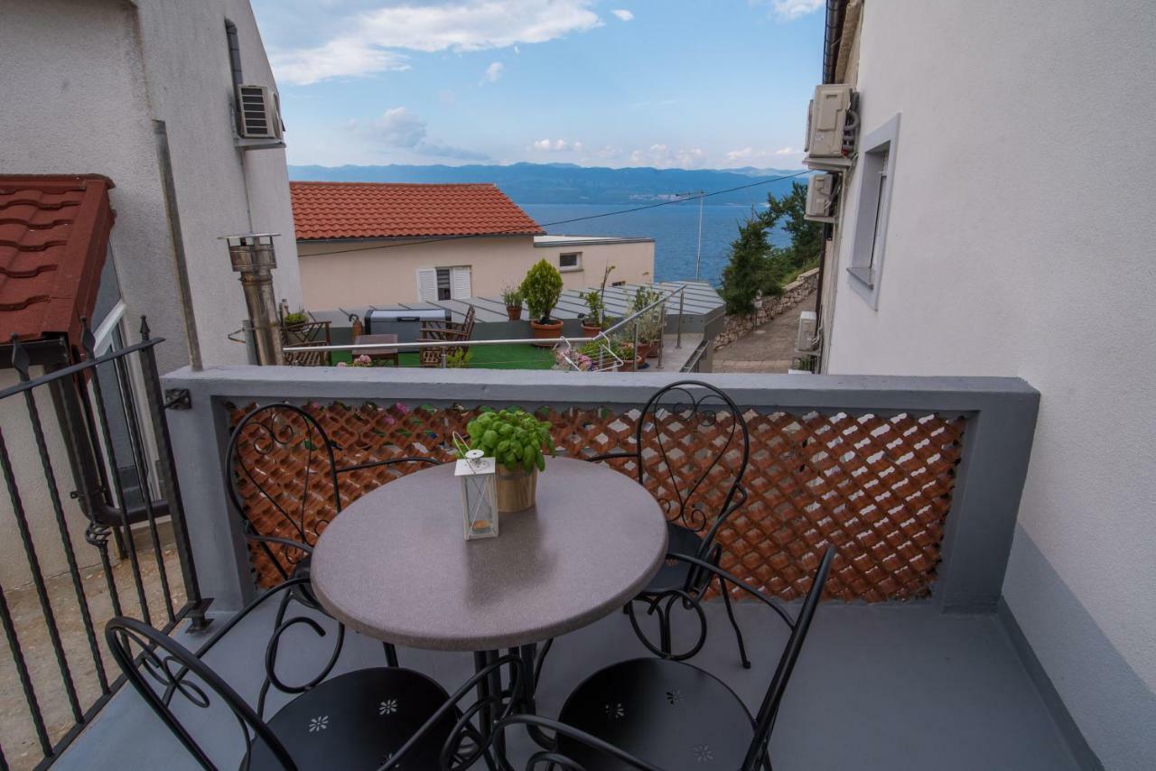 Apartments Tara Vrbnik Dış mekan fotoğraf