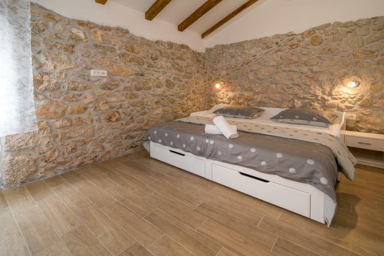 Apartments Tara Vrbnik Dış mekan fotoğraf
